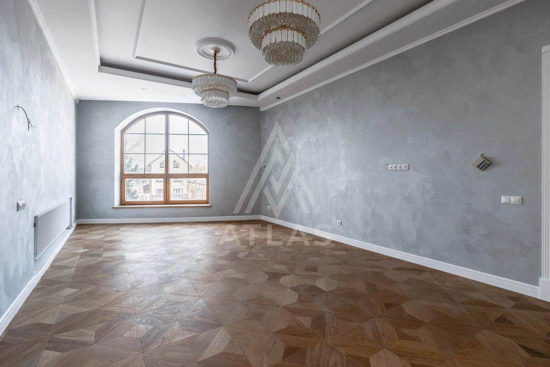 Дом с классической архитектурой, фото 9
