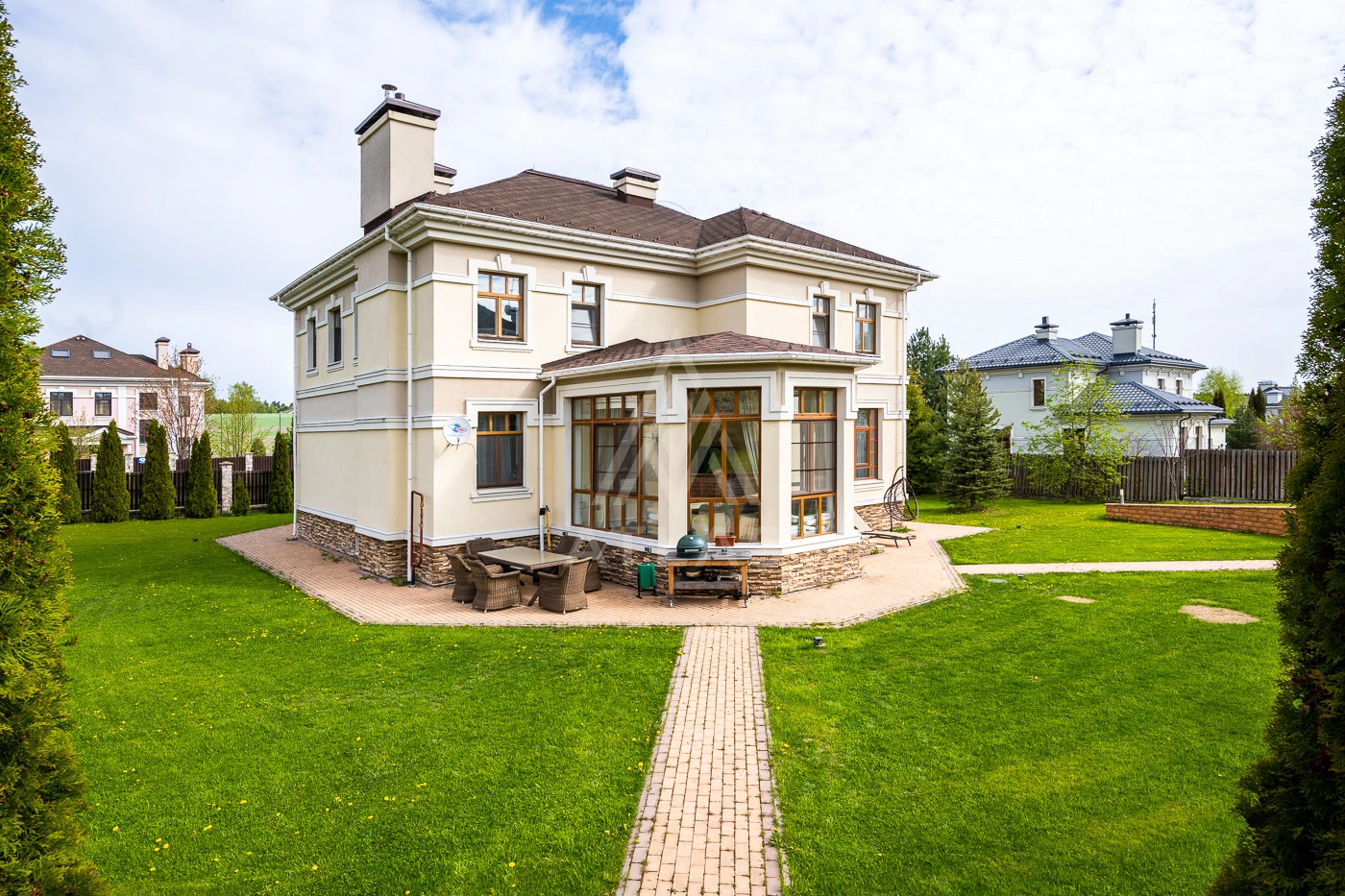 Современный дом в охраняемом поселке, фото 2