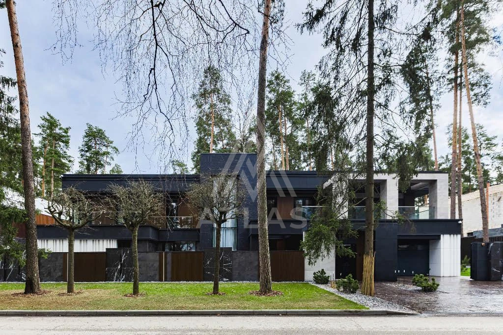 Новый современный дом с бассейном, фото 30