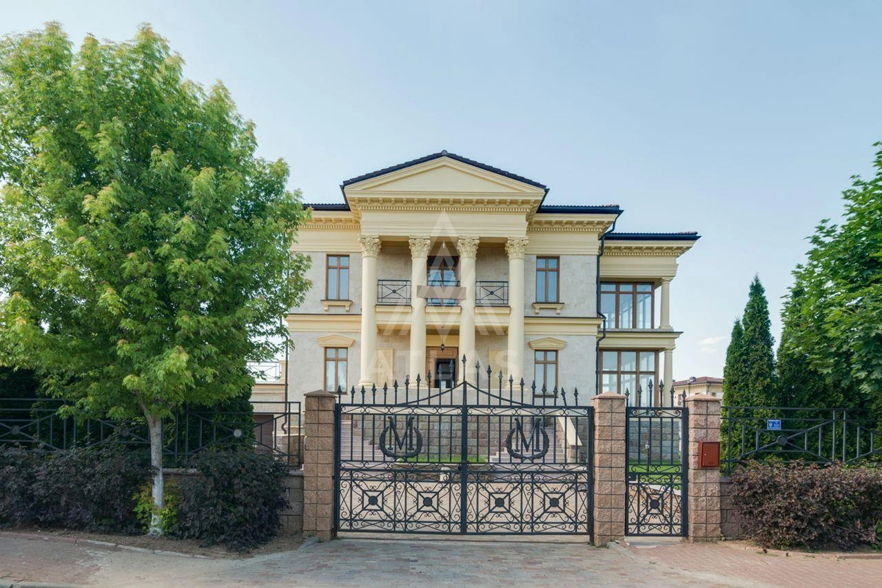 Дом в классическом стиле с гаражом, фото 11