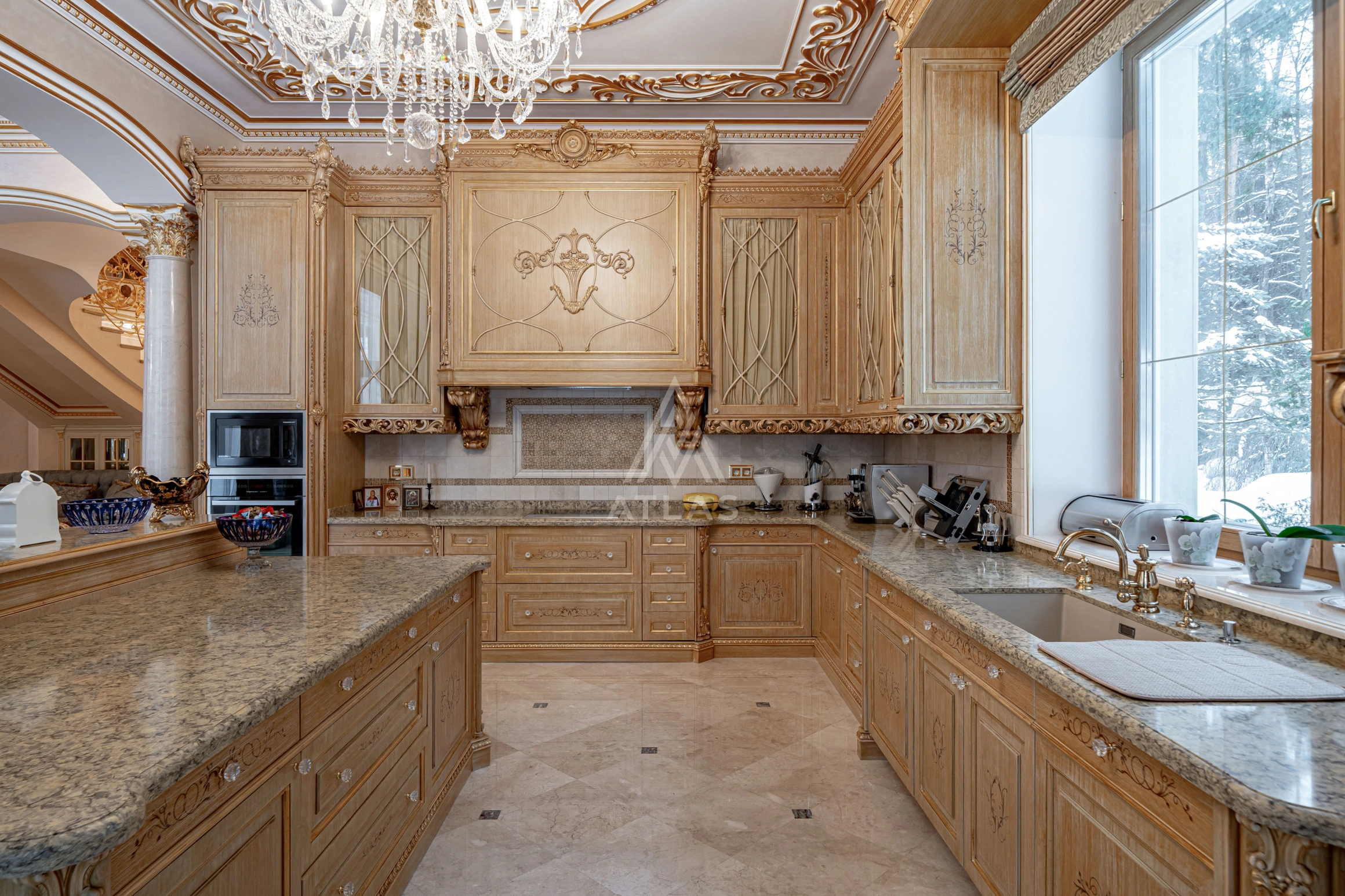 Классическая резиденция с бассейном и гостевыми домами, фото 6