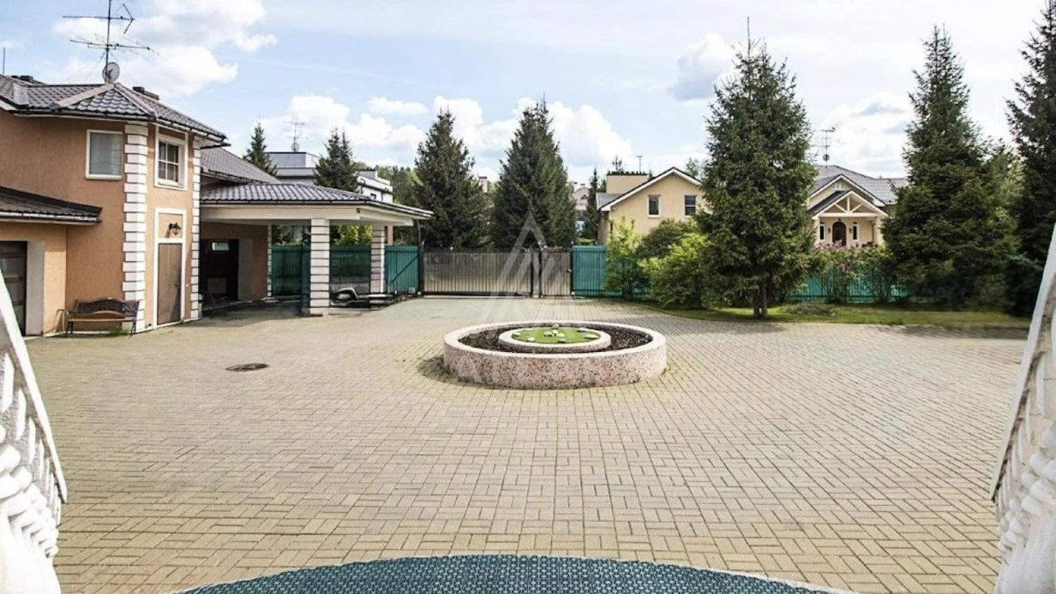 Классический дом с бассейном, фото 20