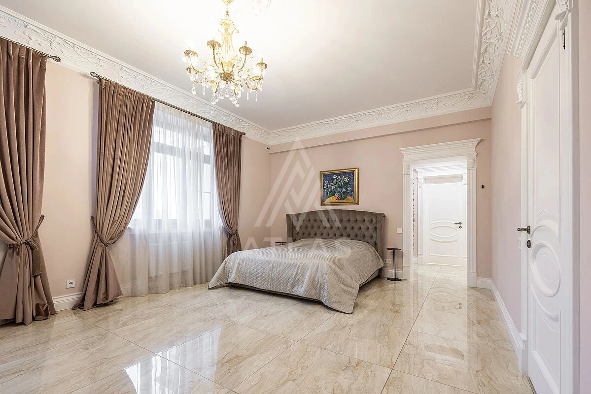Классическая резиденция с бассейном, фото 13