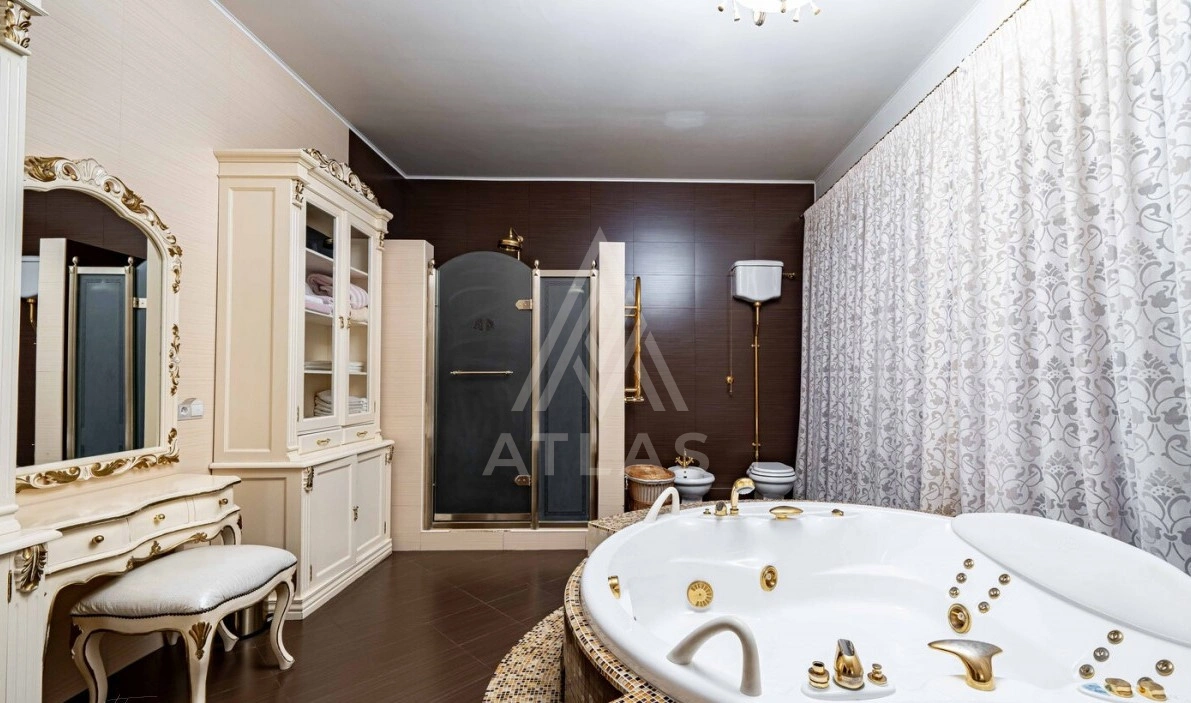 Классический дом на большом участке, фото 11