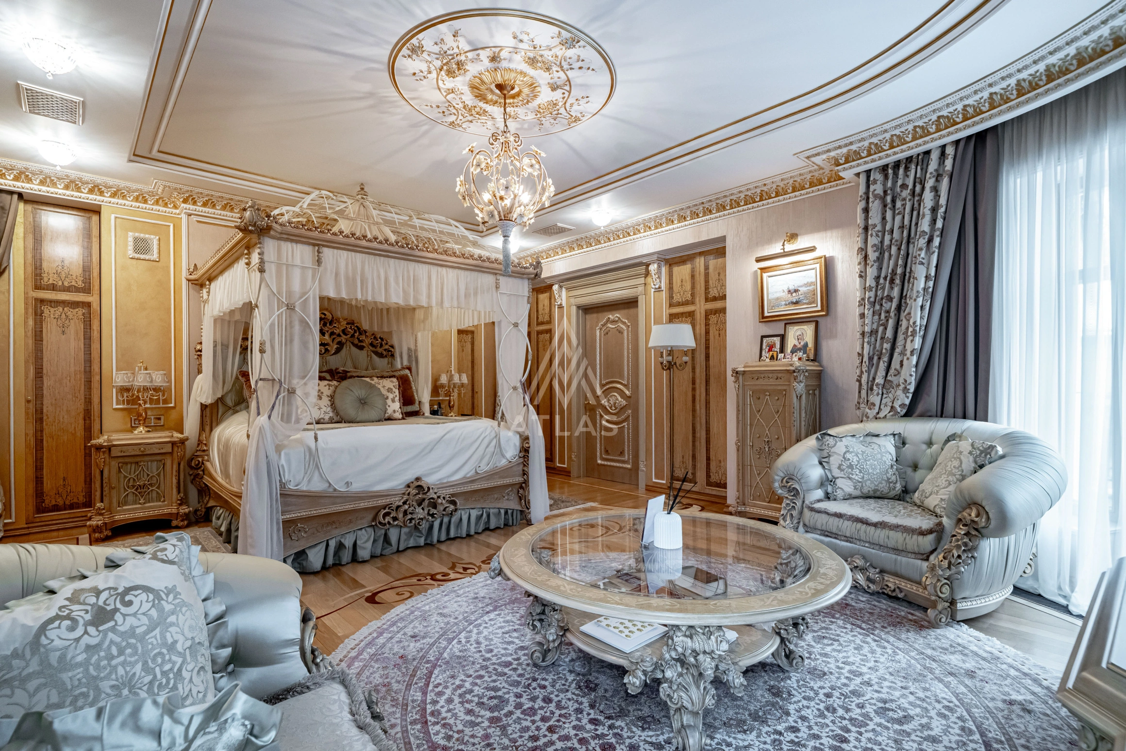 Классическая резиденция с бассейном и гостевыми домами, фото 12