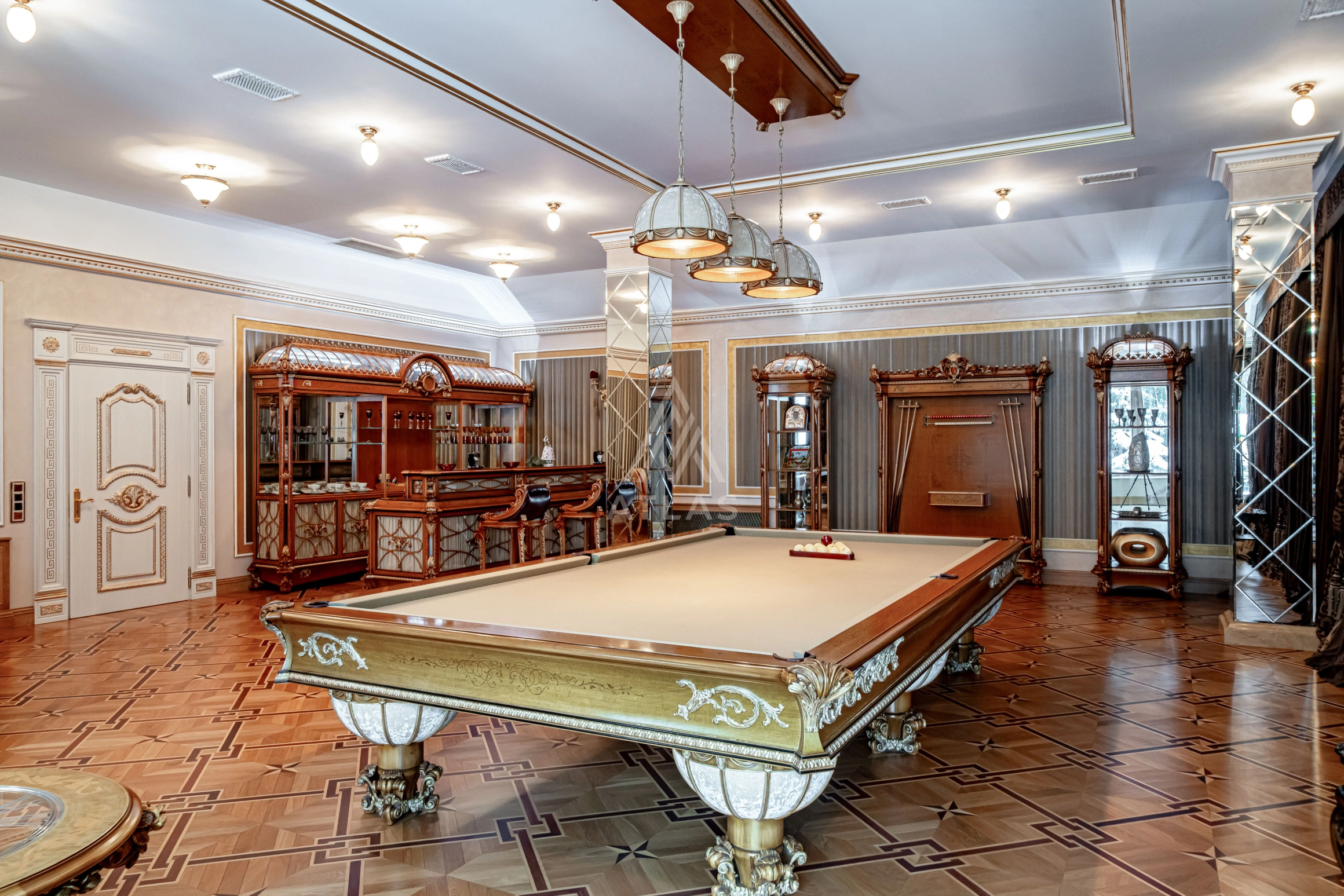 Классическая резиденция с бассейном и гостевыми домами, фото 23