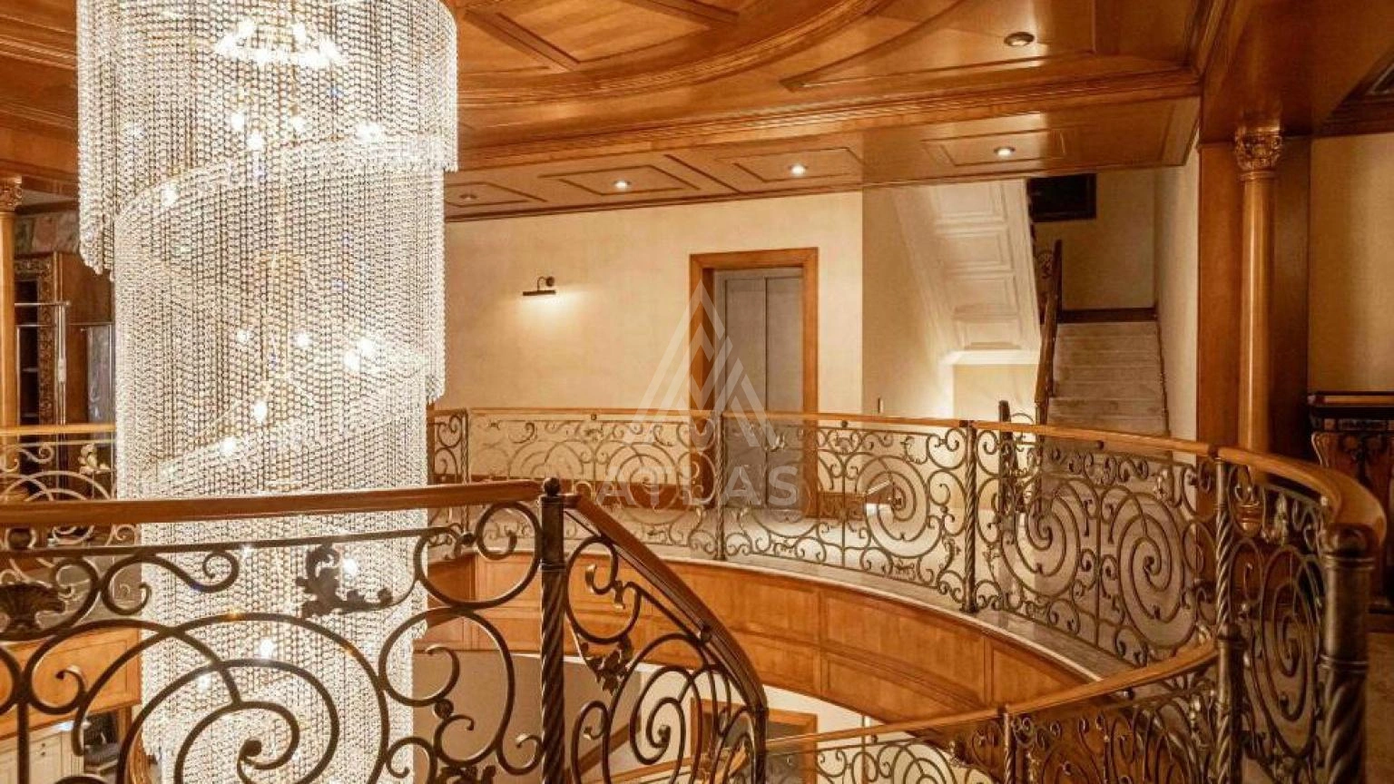 Классическая резиденция с бассейном, фото 9