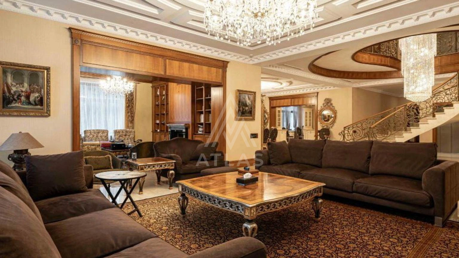 Классическая резиденция с бассейном, фото 3