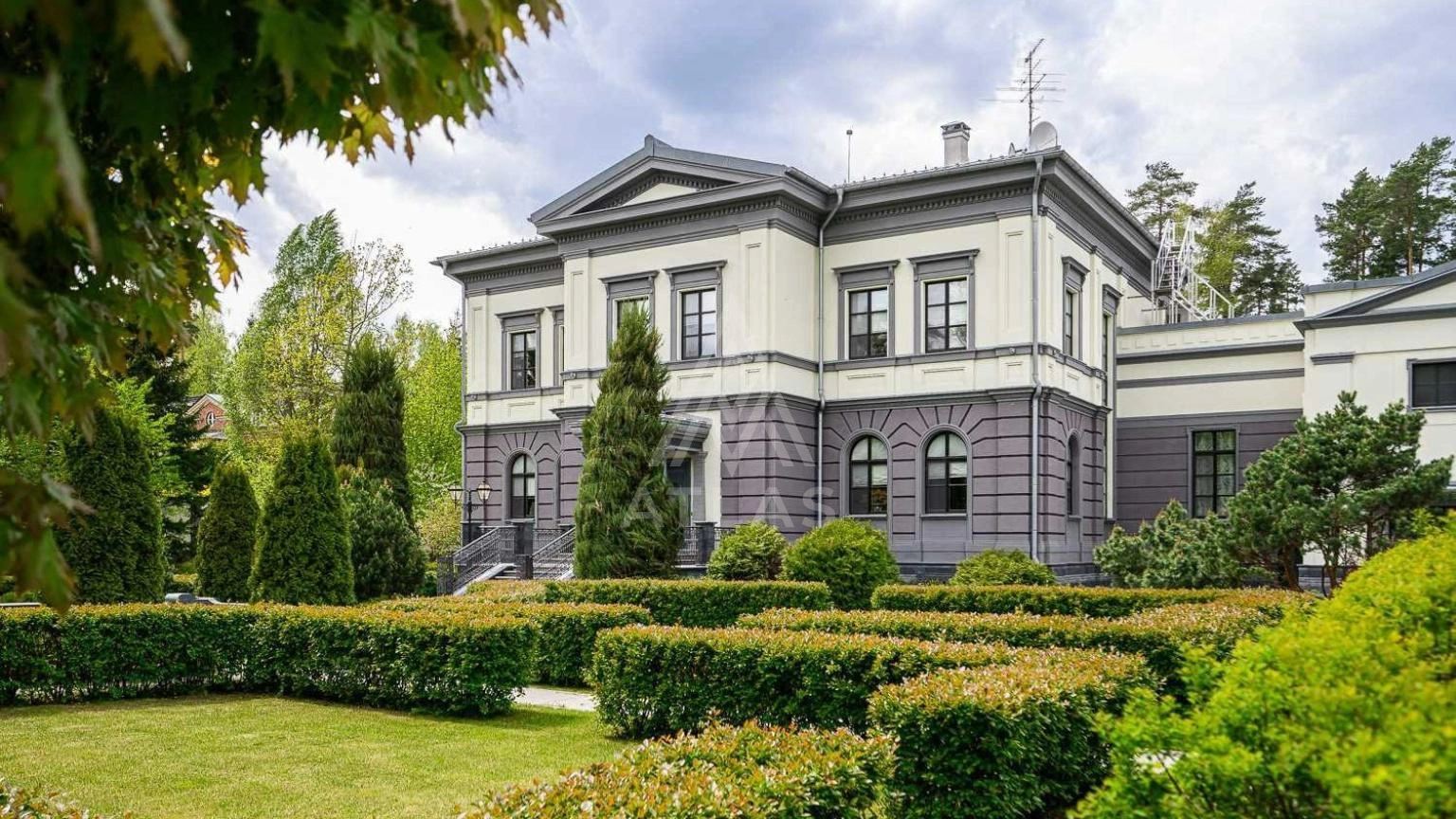 Классический особняк с эксклюзивной отделкой, фото 1
