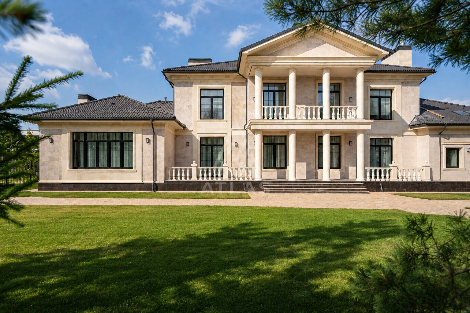 Новый классический особняк с бассейном, фото 2