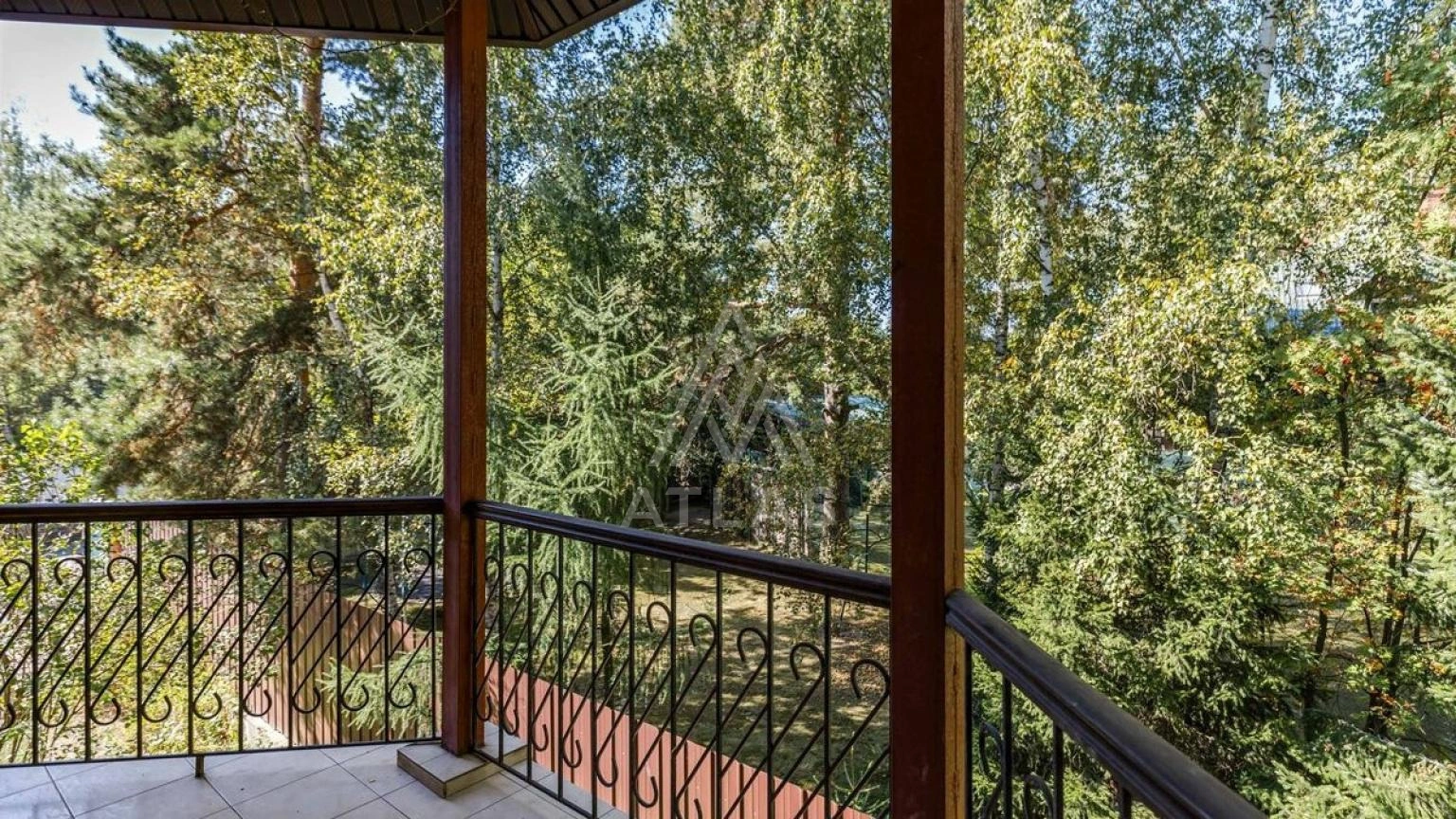 Дом с 4 спальнями на лесном участке, фото 12