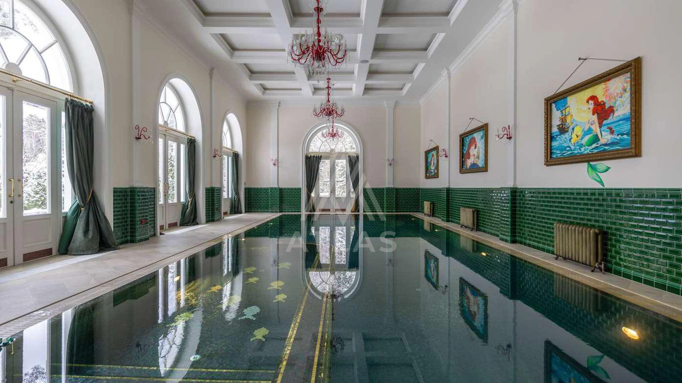 Классическая резиденция с большой придомовой территорией, фото 12