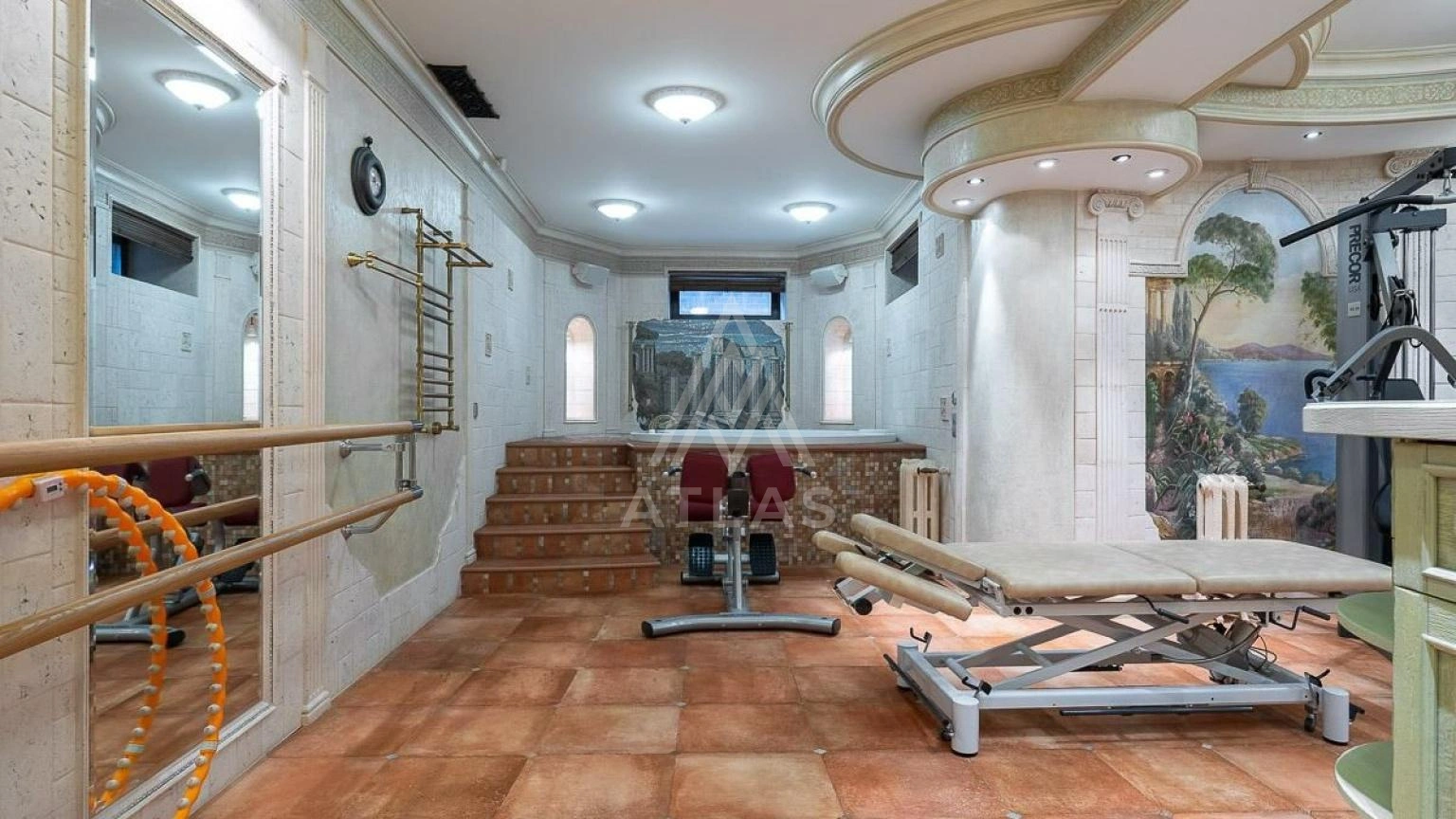 Дом в классическом стиле с бассейном, фото 17