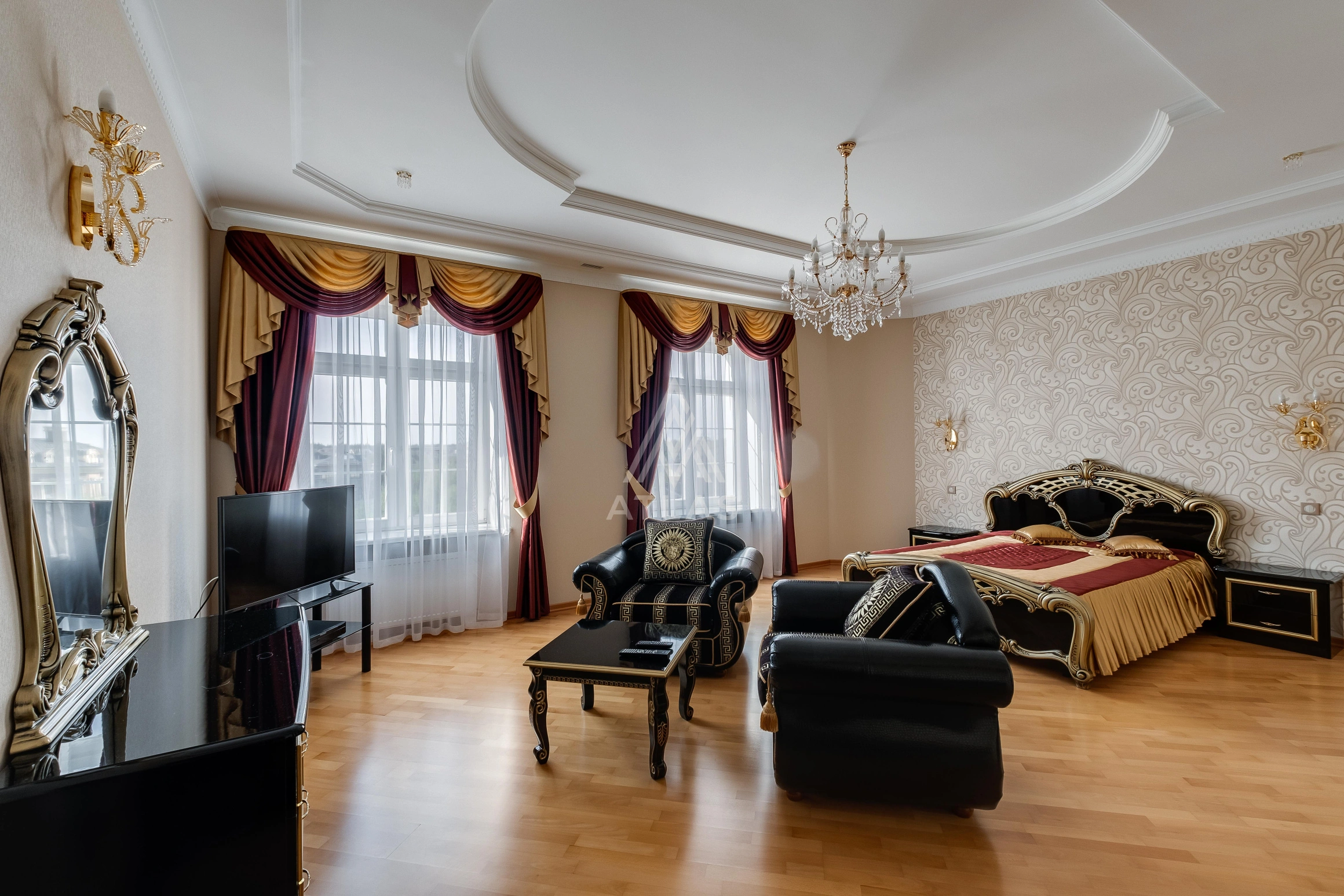 Дом в классическом стиле с бассейном, фото 10