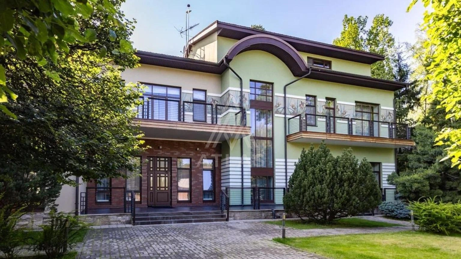 Дом с бассейном на живописном лесном участке, фото 2