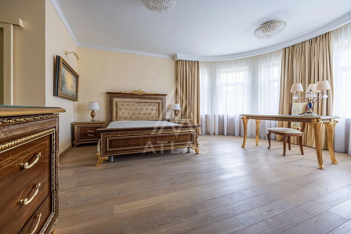 Дом в классическом стиле с SPA-зоной, фото 10