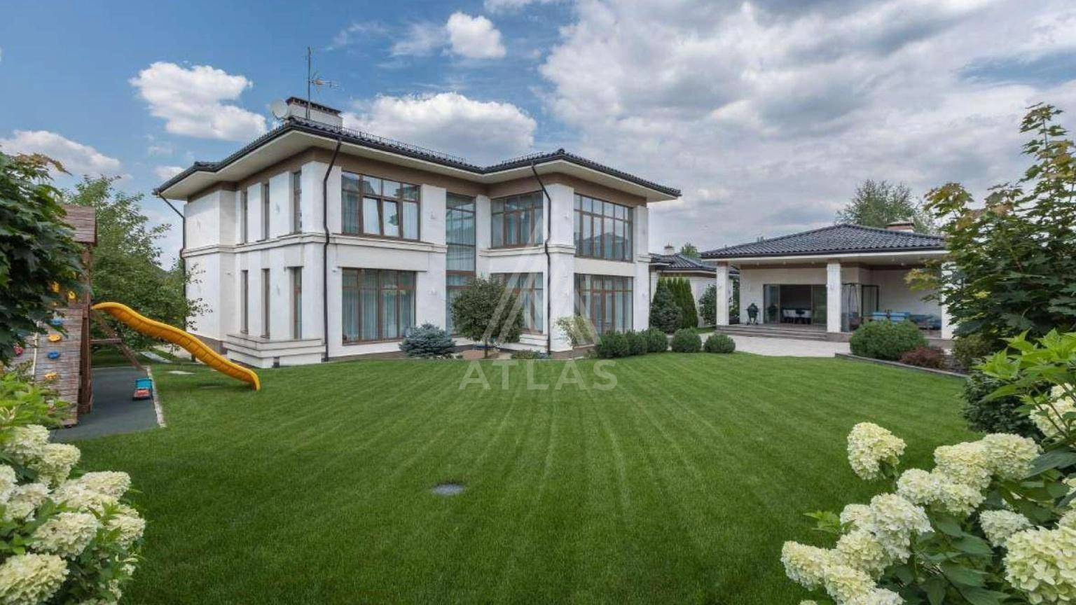 Дом в стиле современной классики, фото 1