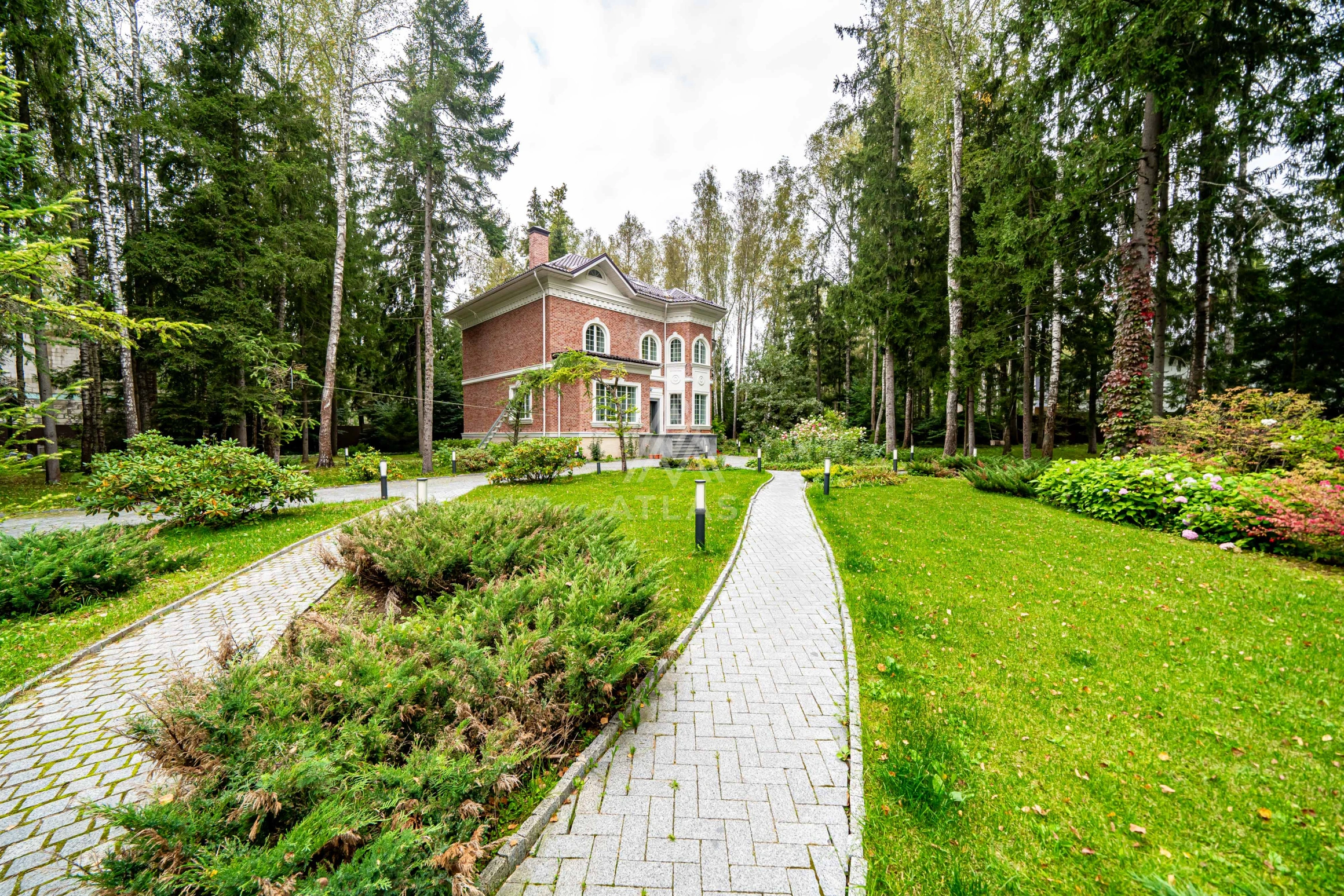 Дом с дизайнерским ремонтом на лесном участке, фото 30