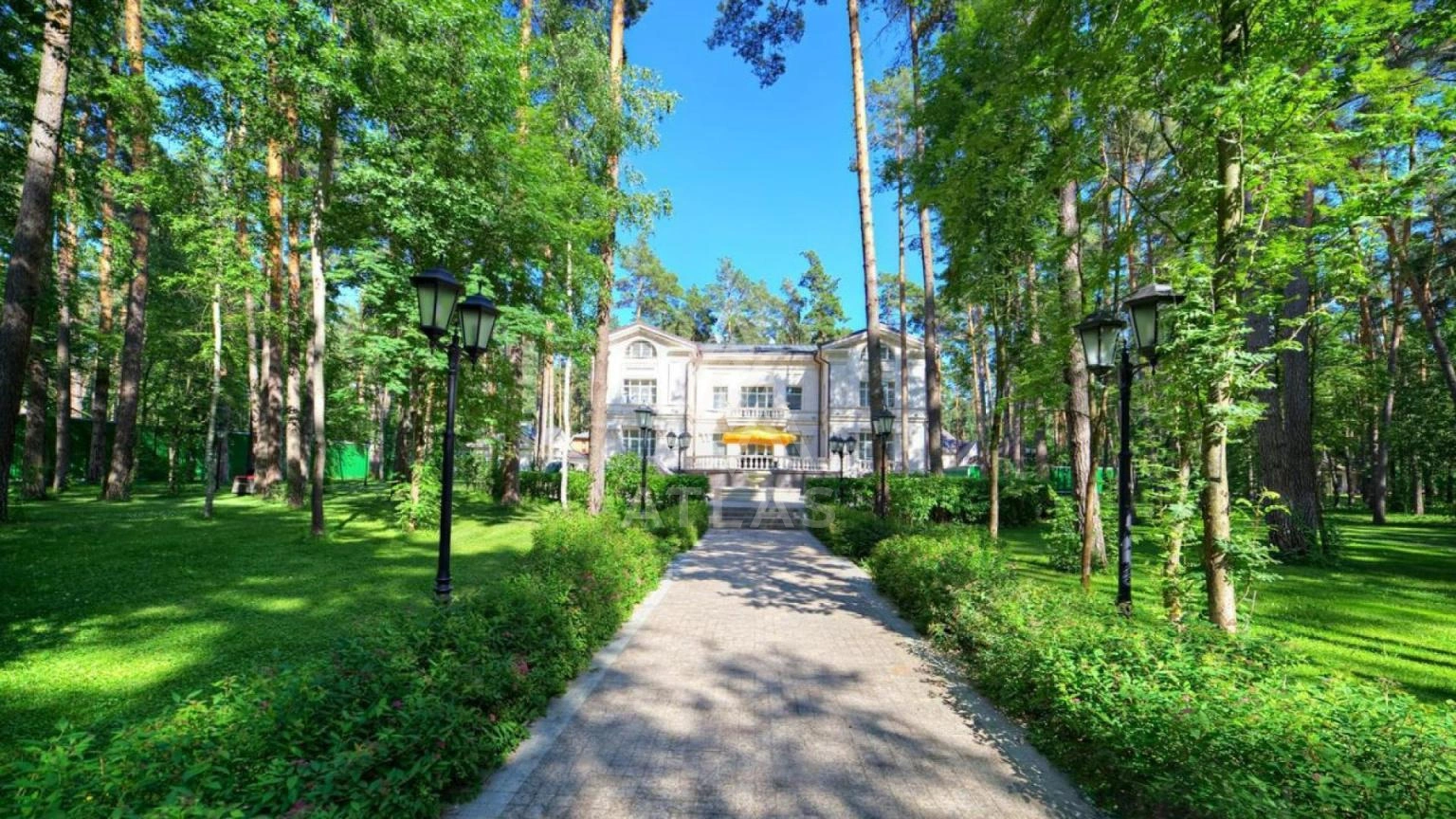 Резиденция со СПА-зоной на лесном участке, фото 9