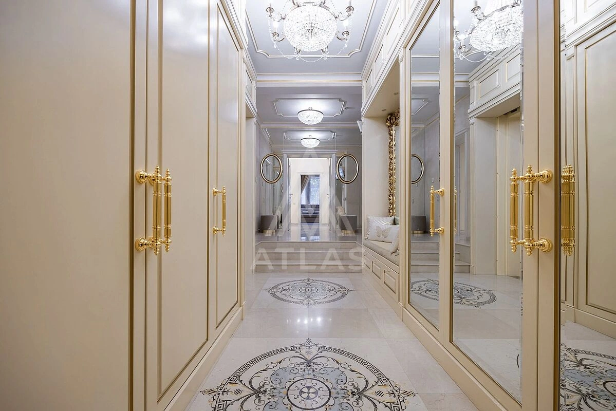 Дом в классическом стиле с SPA-зоной, фото 6