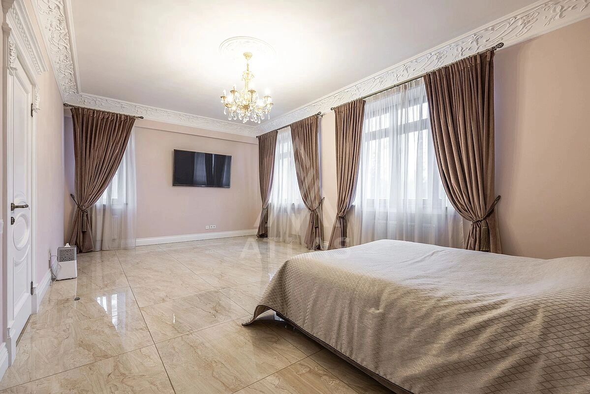 Классическая резиденция с бассейном, фото 14
