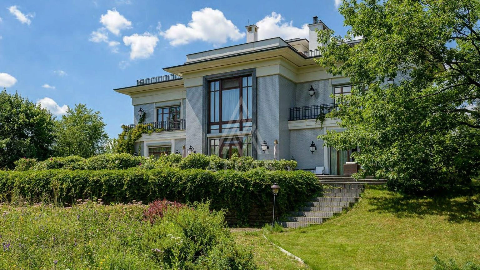 Резиденция в классическом стиле с элементами эклектики, фото 19