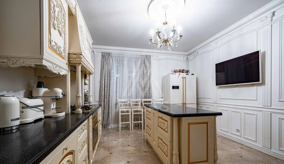 Классический дом на большом участке, фото 2