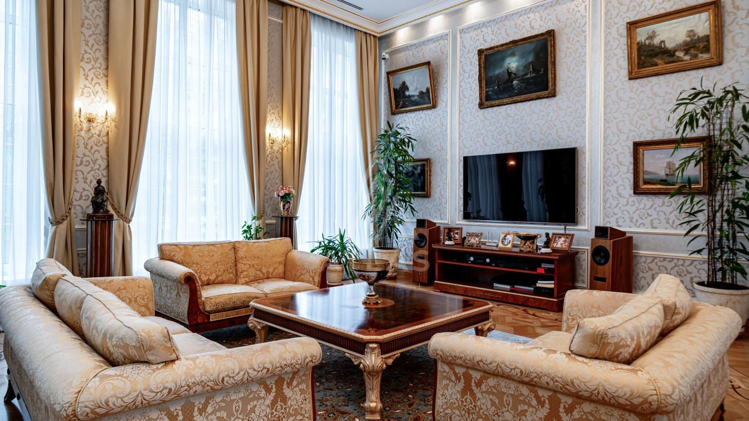 Классическая резиденция на просторном участке, фото 4