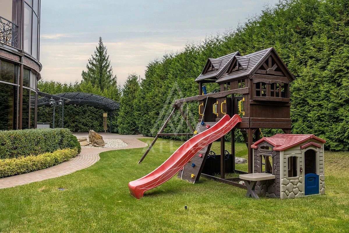Дом в классическом стиле с SPA-зоной, фото 16