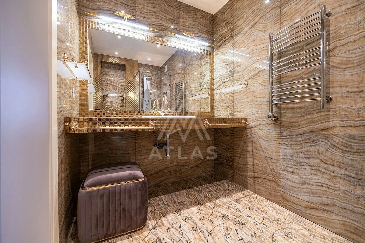 Дом в классическом стиле с SPA-зоной, фото 9