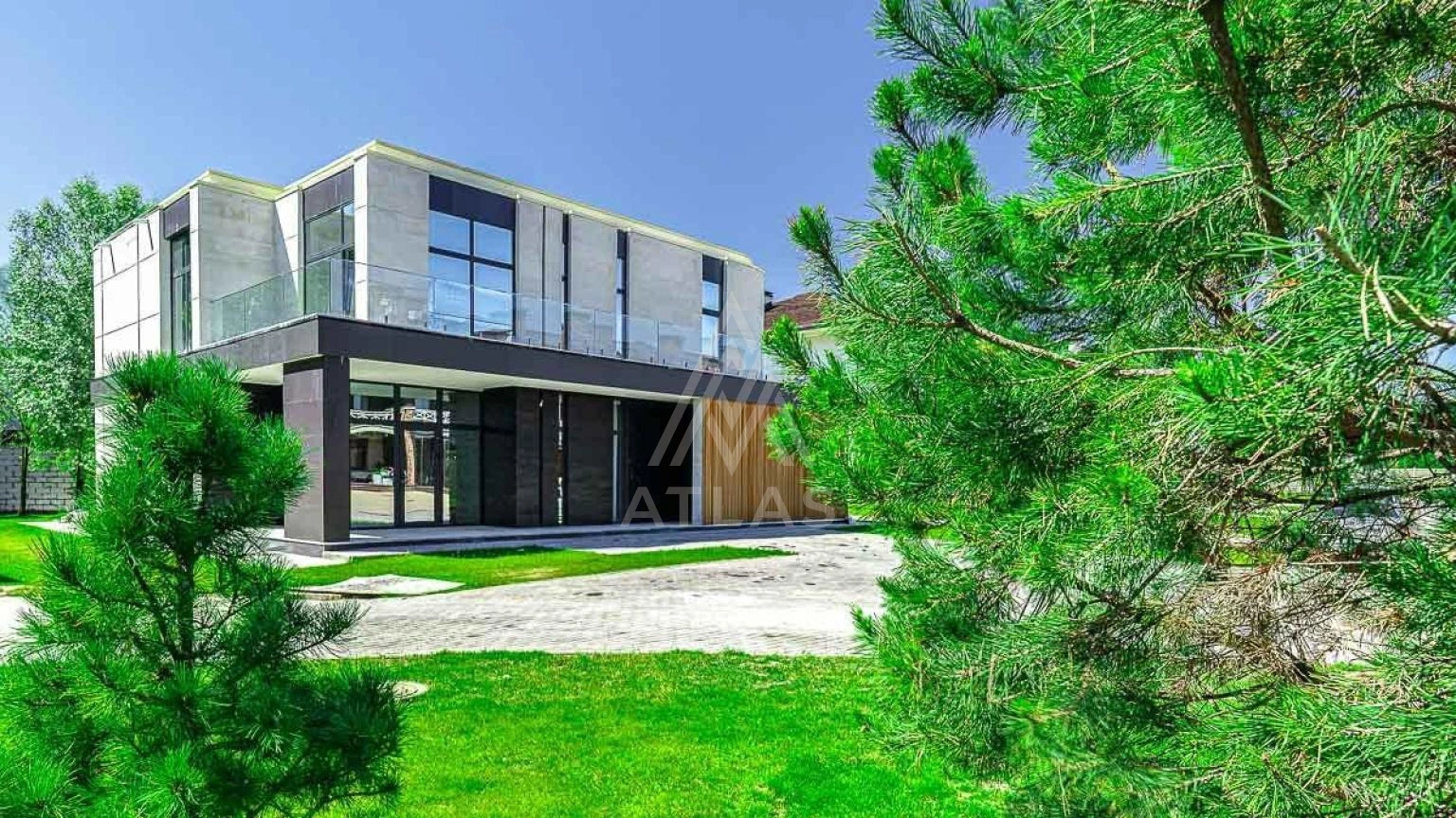 Новый современный дом с панорамным остеклением, фото 4