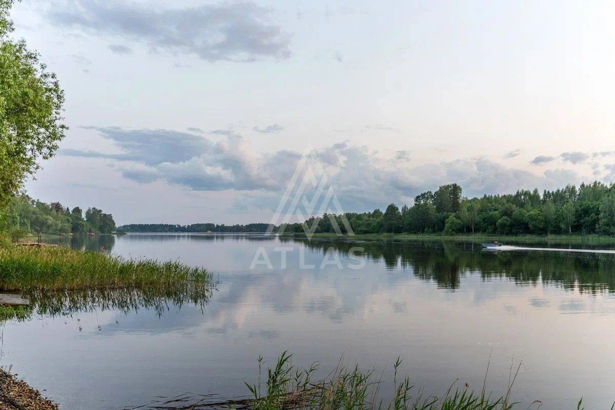 Современный дом у воды, фото 2