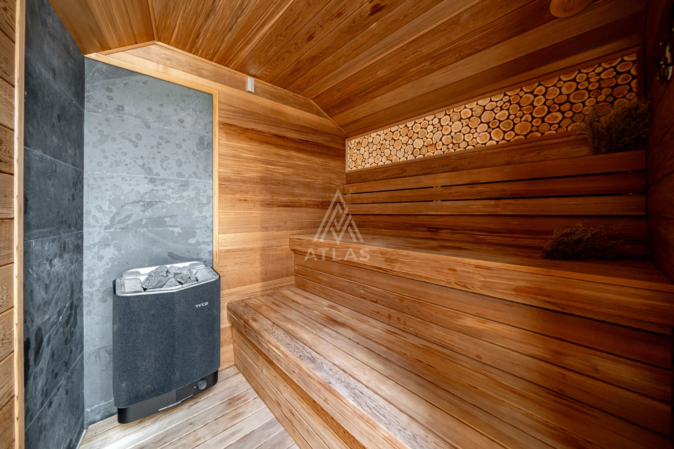 Дом с дизайнерским интерьером и бассейном, фото 25