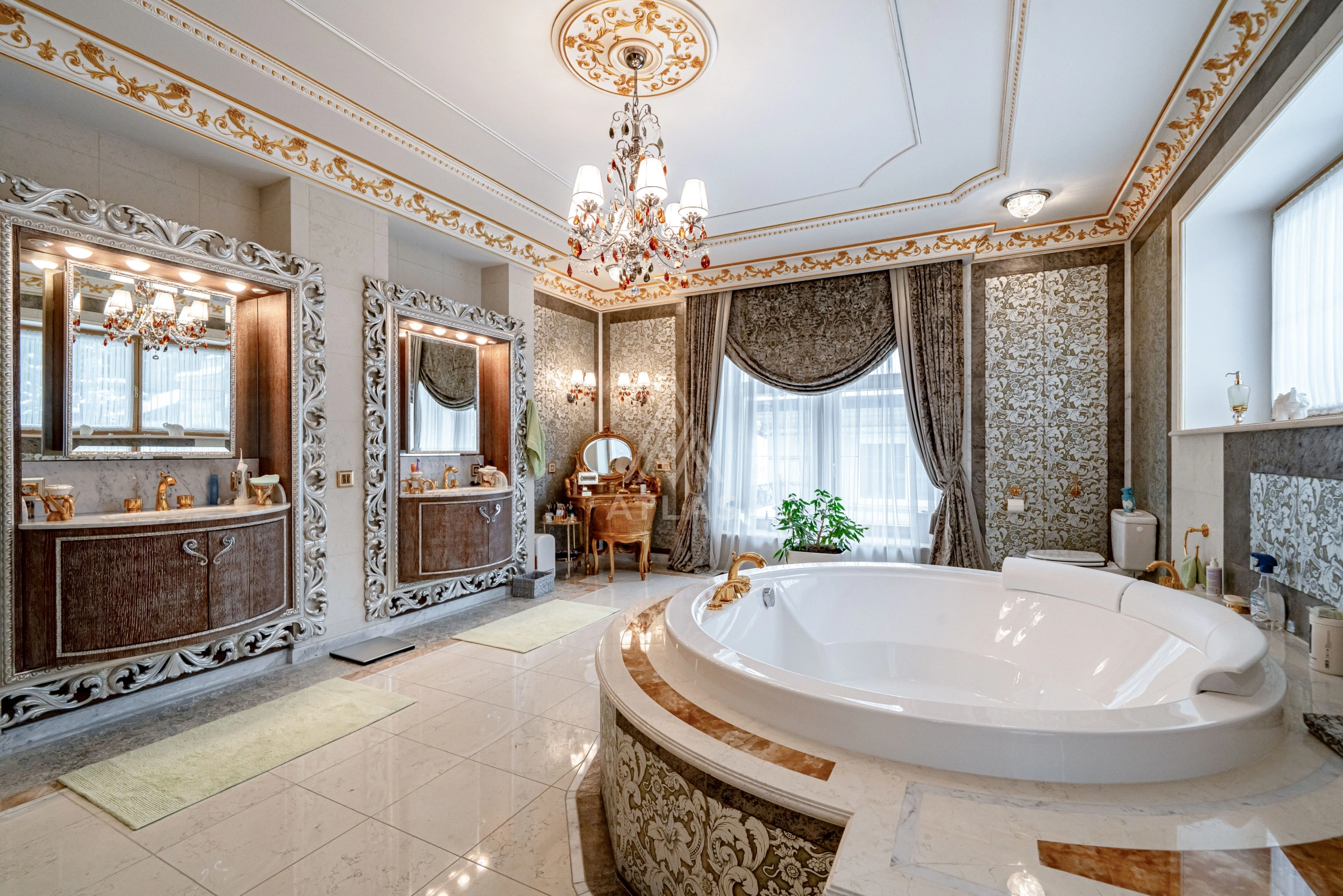 Классическая резиденция с бассейном и гостевыми домами, фото 13