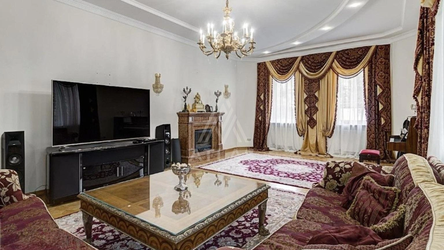 Классический дом с бассейном, фото 5