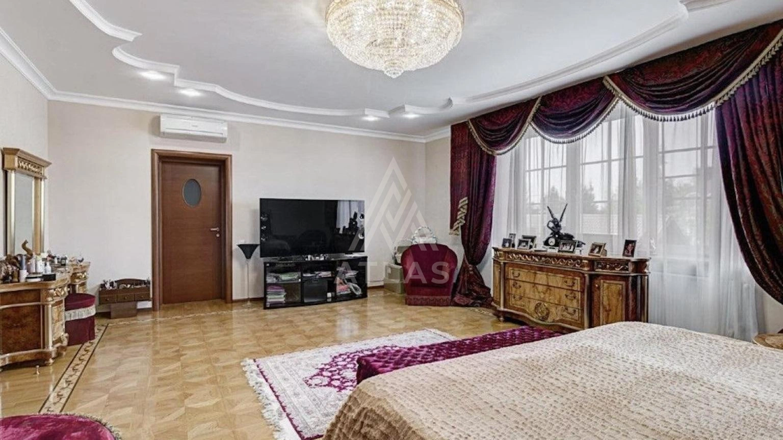 Классический дом с бассейном, фото 9