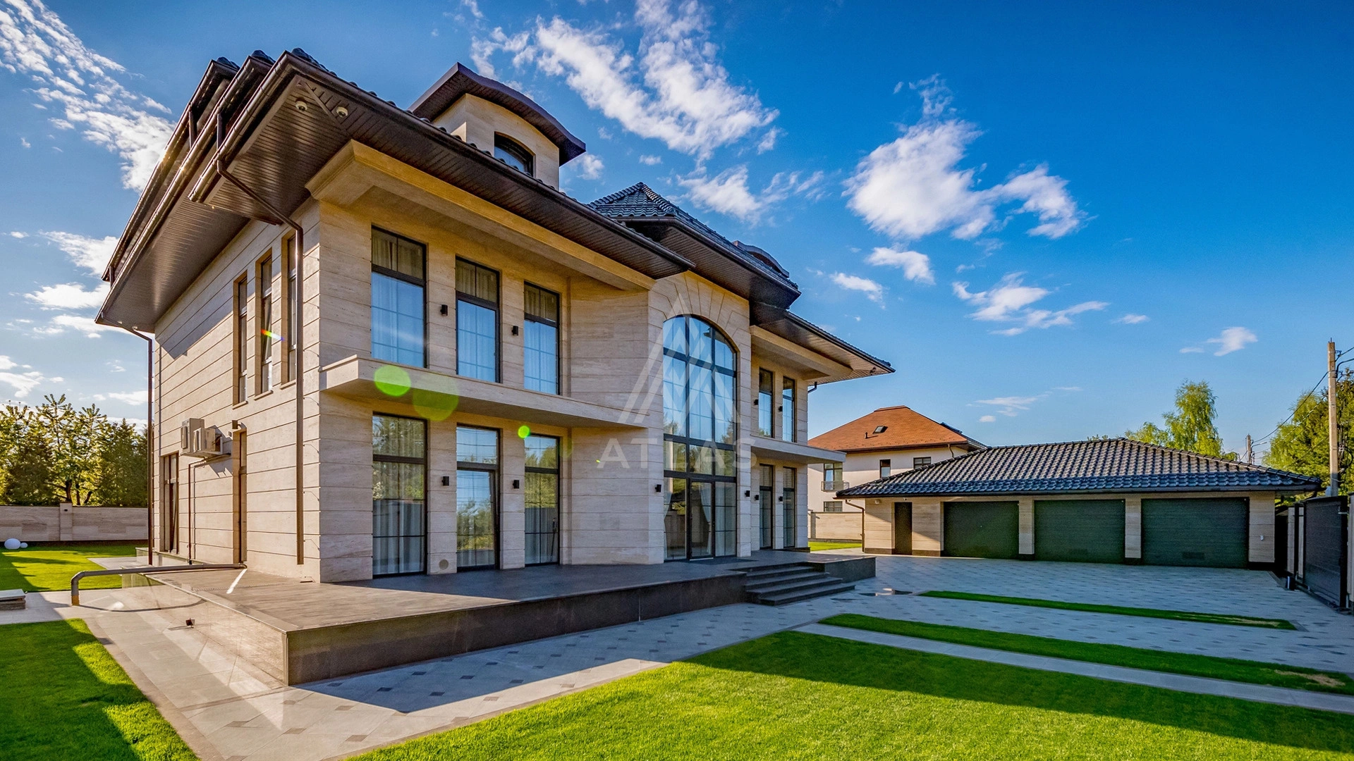 Резиденция с террасой и ландшафтным дизайном, фото 25