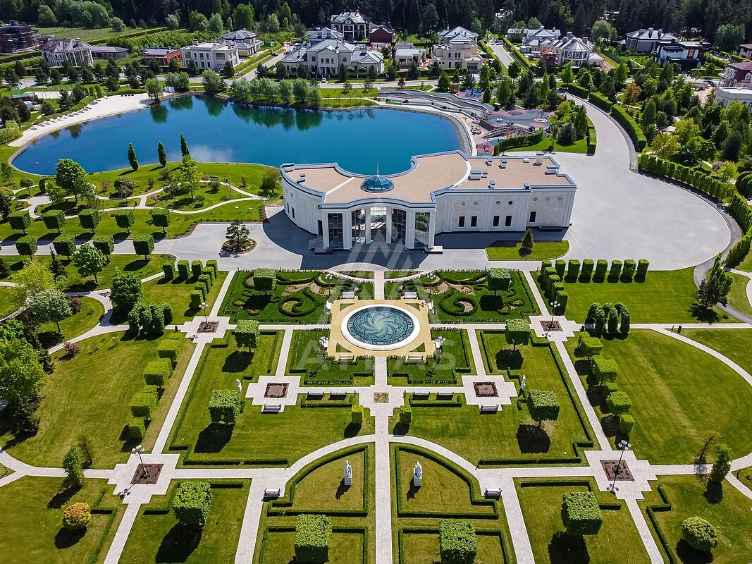 Видовой участок в элитном поселке, фото 1