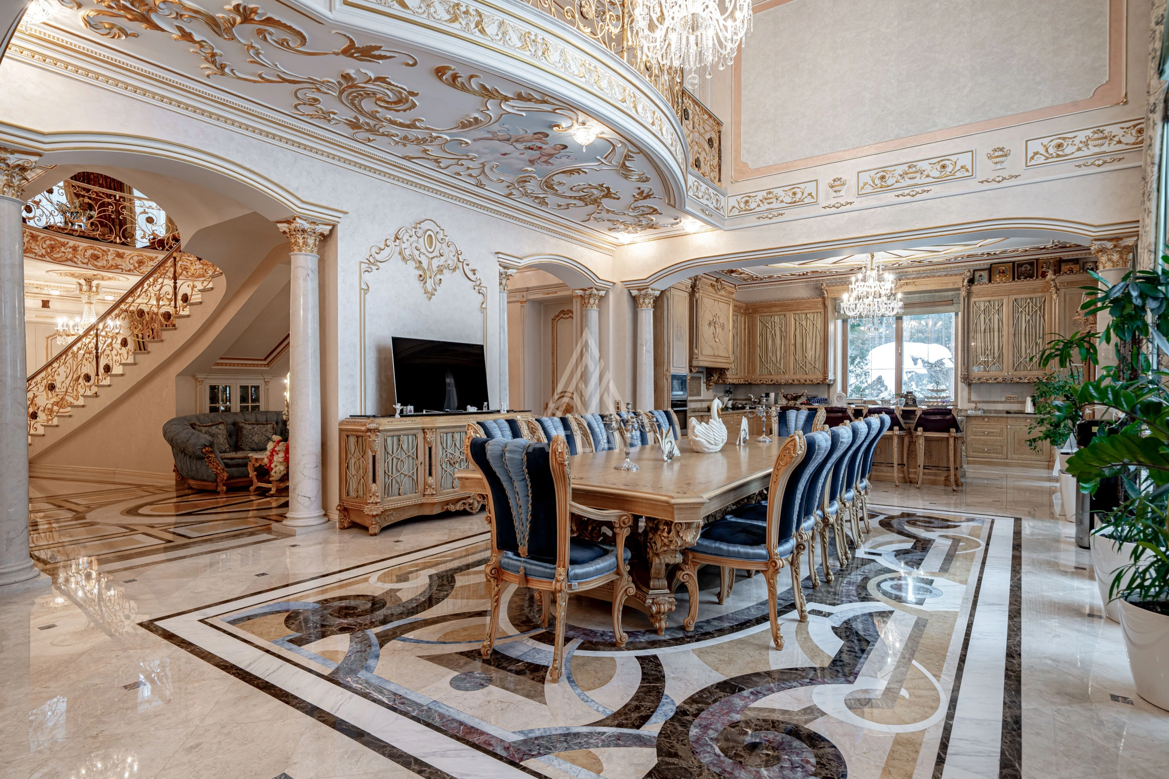 Классическая резиденция с бассейном и гостевыми домами, фото 7