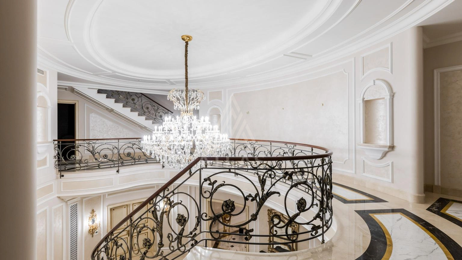 Классическая резиденция с бассейном, фото 15