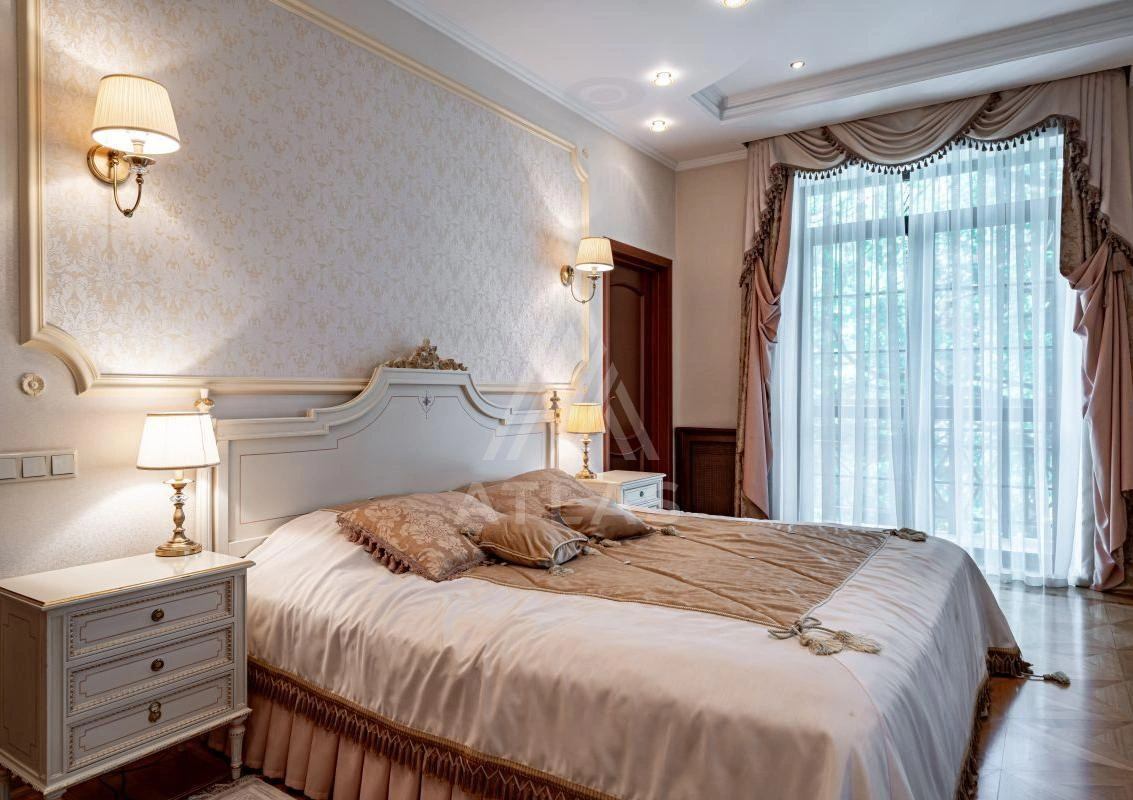 Дом в классическом стиле на лесном участке, фото 13
